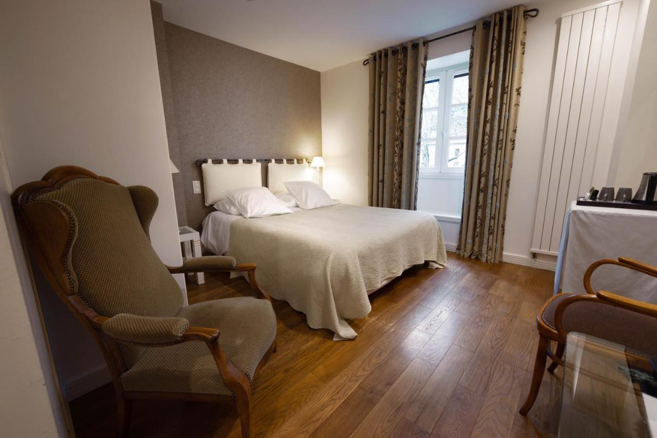 Le Vieux Pont Hotel Belcastel  ภายนอก รูปภาพ
